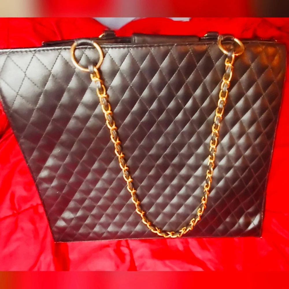 New Large Black Quilted Faux Leather Tote bag/Laptop - Picture 1 of 15